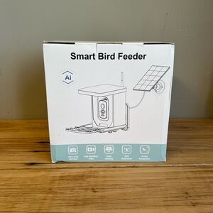 Smart AI Solar Powered Bird Feeder with Camera